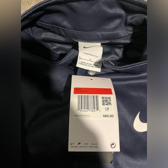 Boy’s Nike Therma-Fit Jacket - Picture 6 of 7